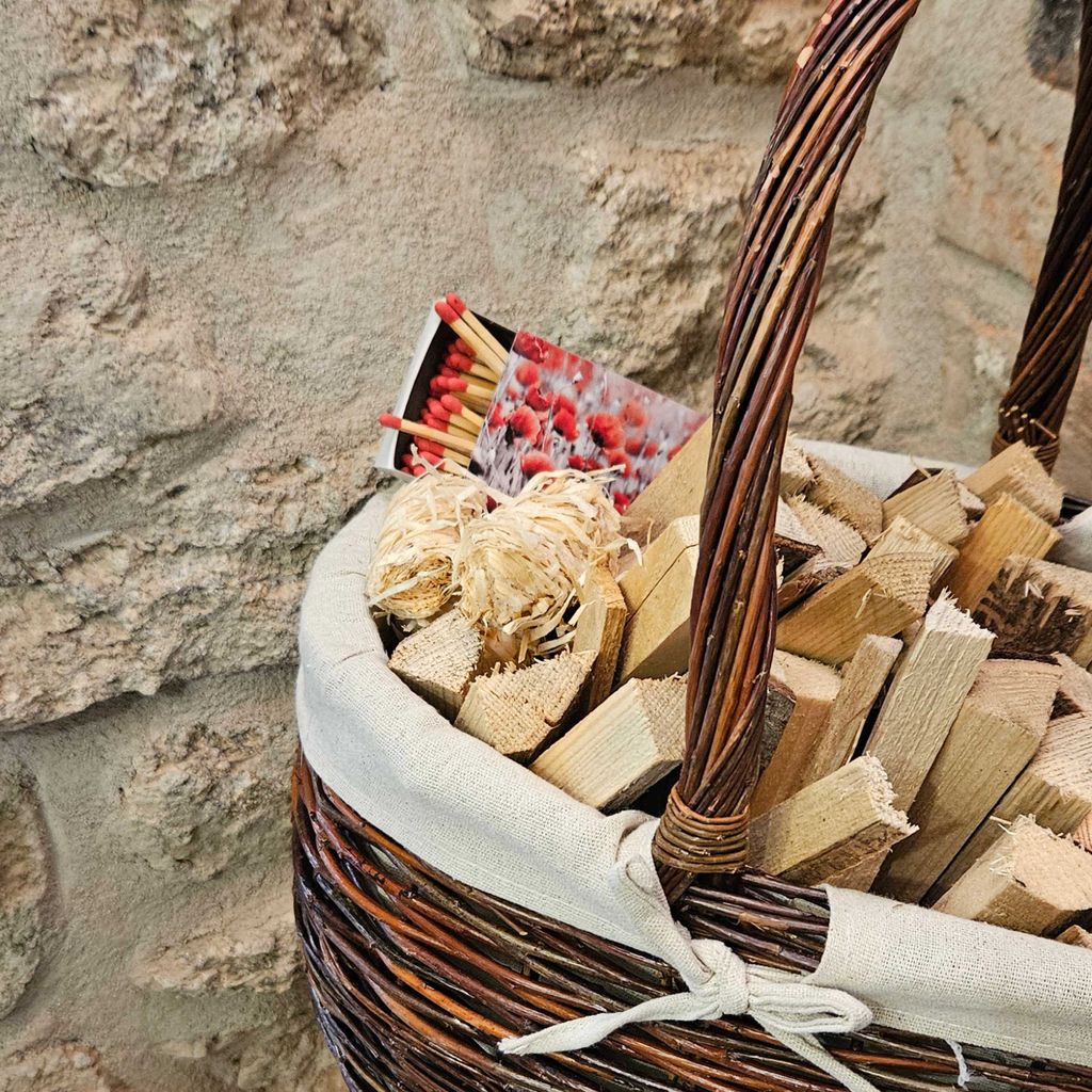 Hochwertiges Anzündholz – 8 kg Kammergetrocknetes Anfeuerholz für Kamin und Grill – Ansicht 5