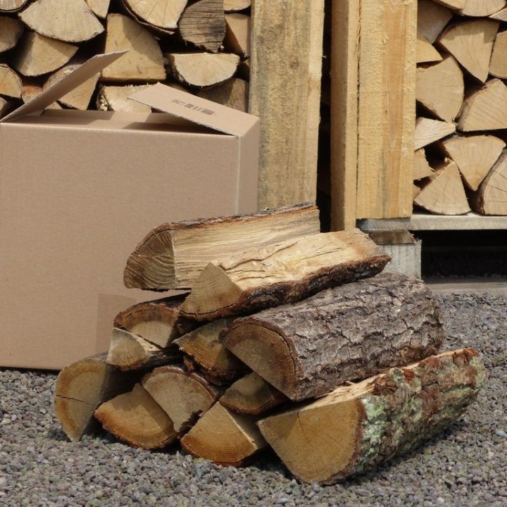 Premium-Kaminholz Eiche, 120 kg, ofenfertig, 25 cm Scheitlänge – Ansicht 1